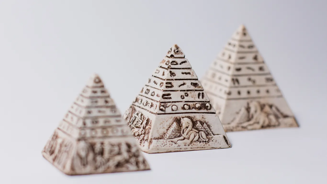 Miniature Pyramids and Sphinx Replicas