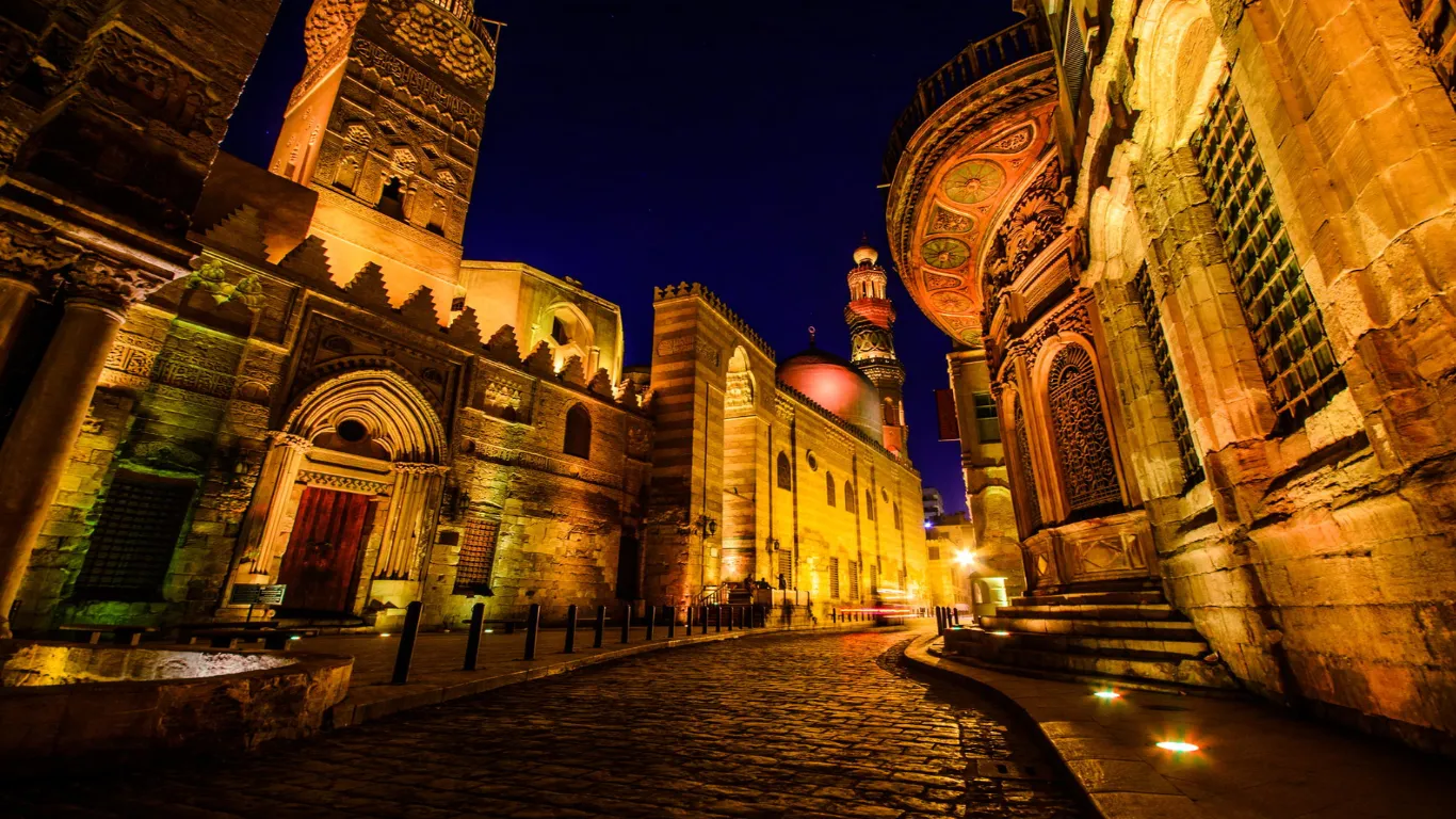 Explore the Al-Muizz Street